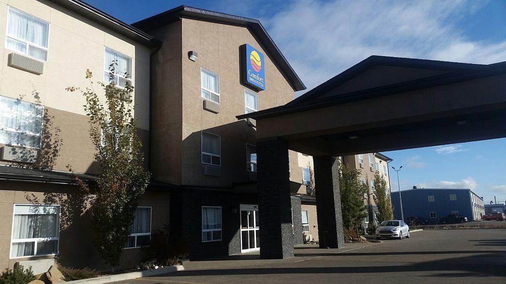 Comfort Inn & Suites Sylvan Lake Exterior photo