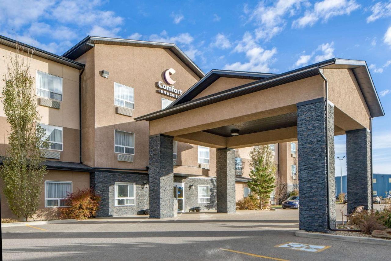 Comfort Inn & Suites Sylvan Lake Exterior photo